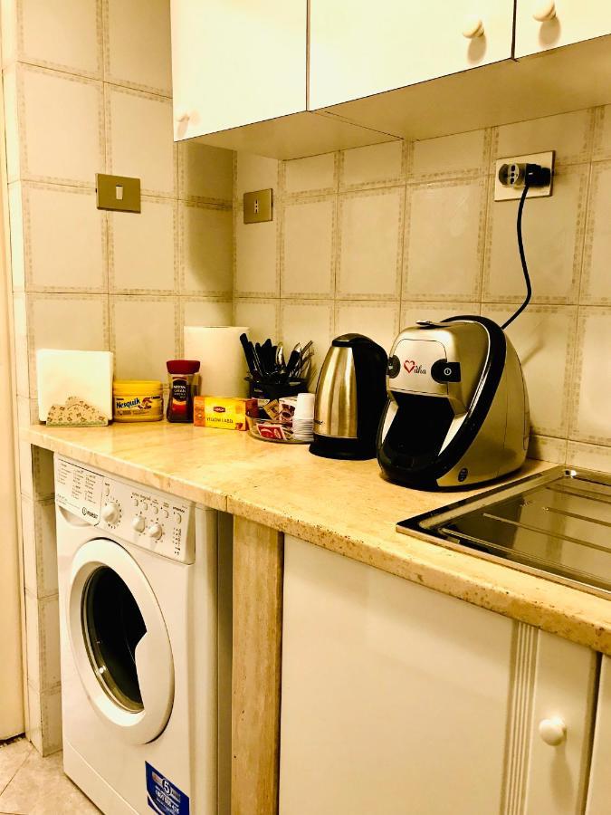 4 Bed Rooms Luxury Apartment Near Colosseum Roma Eksteriør bilde