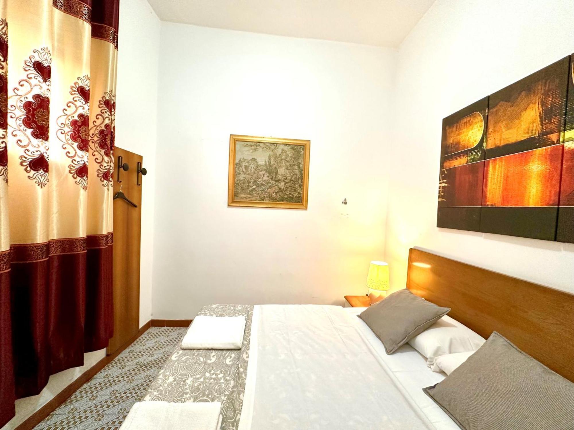 4 Bed Rooms Luxury Apartment Near Colosseum Roma Eksteriør bilde